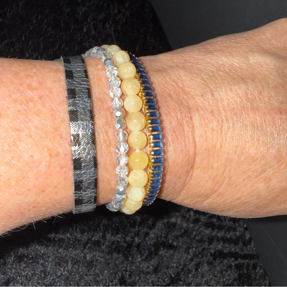 Four-in-One Bracelets Black/Silver/Tan/Blue w/Clasp Great Christmas‎ Gift
